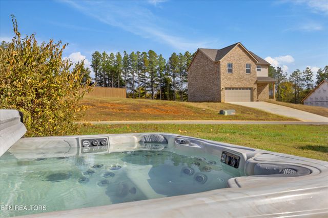 6212 Nine Mile Rd, Maryville, TN 37801