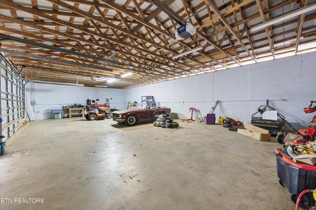 6212 Nine Mile Rd, Maryville, TN 37801