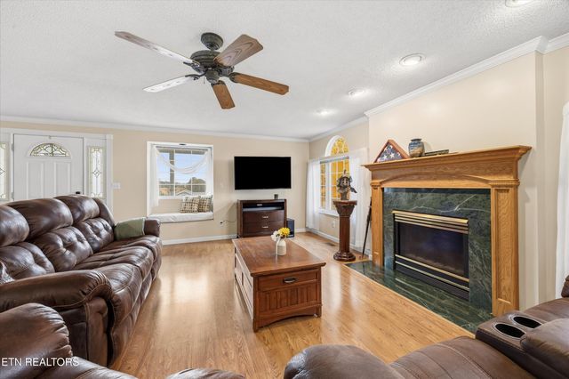 6212 Nine Mile Rd, Maryville, TN 37801