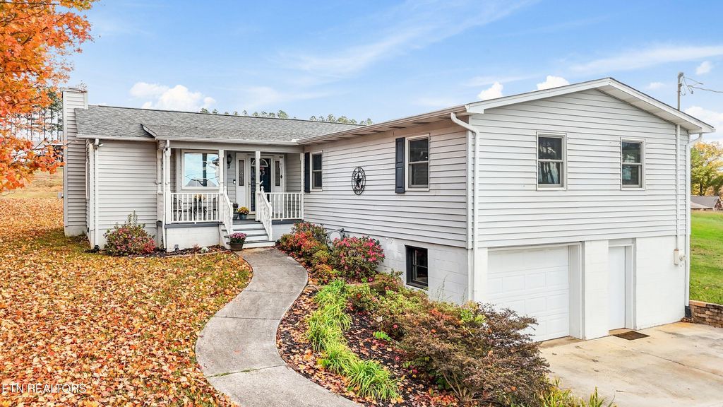 6212 Nine Mile Rd, Maryville, TN 37801