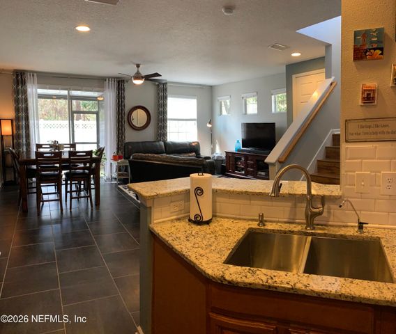 3740 CRESWICK Circle 8, Orange Park, FL 32065