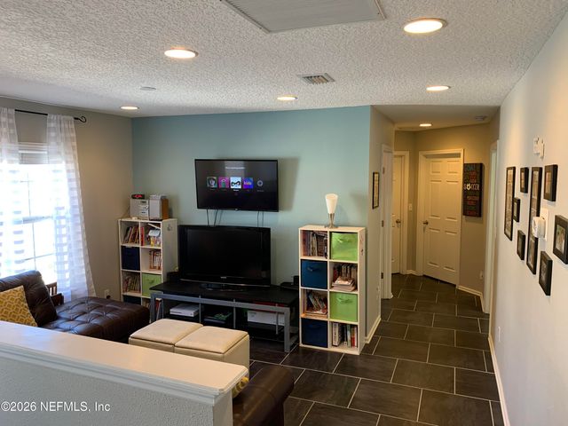 3740 CRESWICK Circle 8, Orange Park, FL 32065