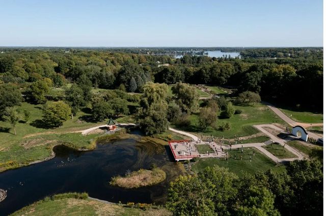 834 Cree Drive, Chanhassen, MN 55317