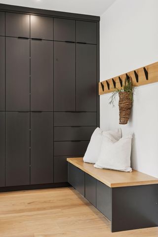 834 Cree Drive, Chanhassen, MN 55317