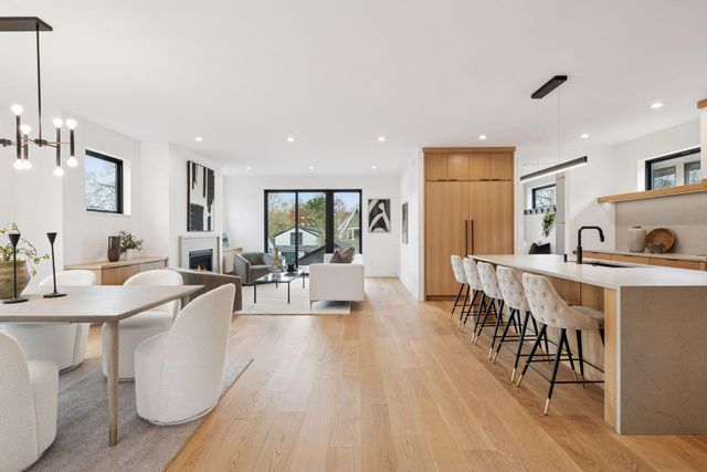 834 Cree Drive, Chanhassen, MN 55317