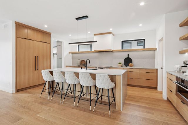 834 Cree Drive, Chanhassen, MN 55317