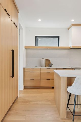 834 Cree Drive, Chanhassen, MN 55317