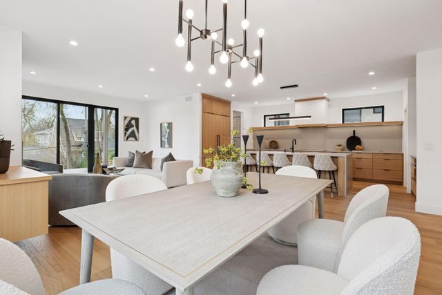 834 Cree Drive, Chanhassen, MN 55317