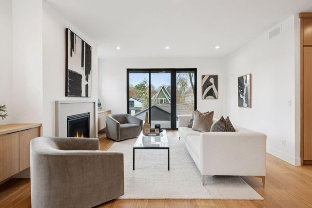 834 Cree Drive, Chanhassen, MN 55317