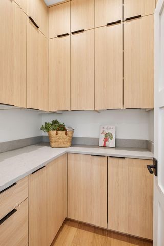 834 Cree Drive, Chanhassen, MN 55317