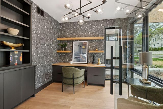 834 Cree Drive, Chanhassen, MN 55317