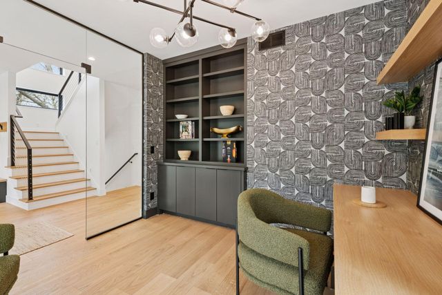 834 Cree Drive, Chanhassen, MN 55317