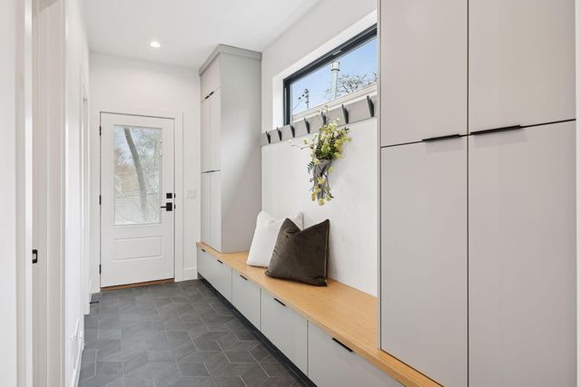 834 Cree Drive, Chanhassen, MN 55317