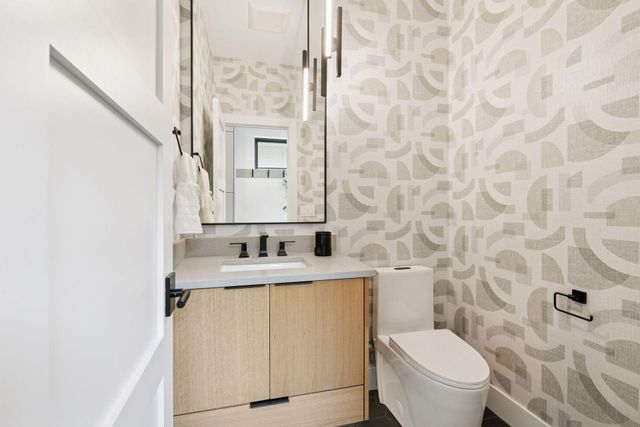 834 Cree Drive, Chanhassen, MN 55317