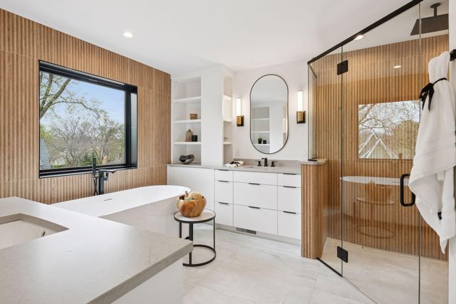 834 Cree Drive, Chanhassen, MN 55317