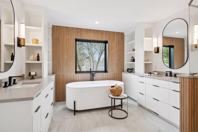 834 Cree Drive, Chanhassen, MN 55317