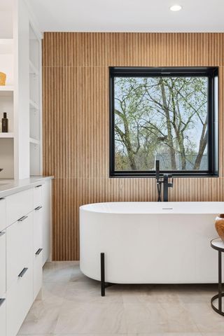 834 Cree Drive, Chanhassen, MN 55317