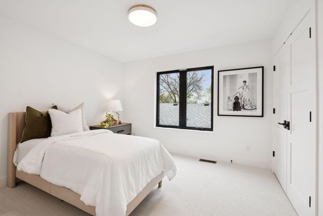 834 Cree Drive, Chanhassen, MN 55317