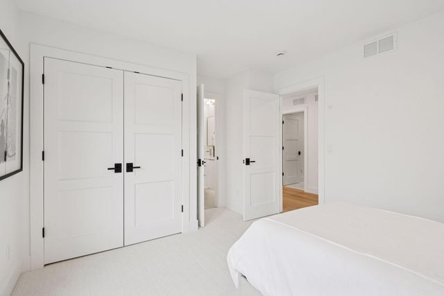 834 Cree Drive, Chanhassen, MN 55317