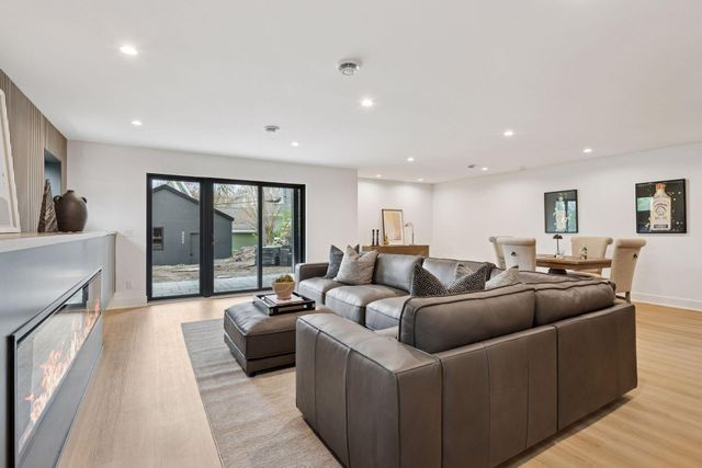 834 Cree Drive, Chanhassen, MN 55317