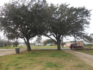 2809 Moore Avenue, Bay City, TX 77414