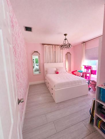 460 SW 55th Avenue, Plantation, FL 33317