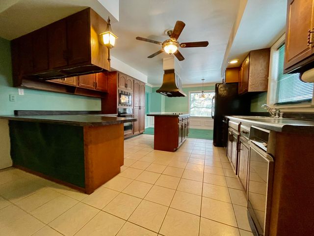 1020 N 250 E, Chesterton, IN 46304