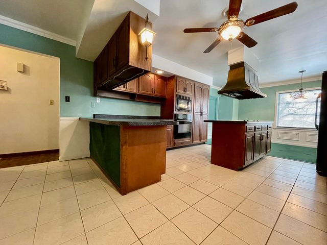 1020 N 250 E, Chesterton, IN 46304