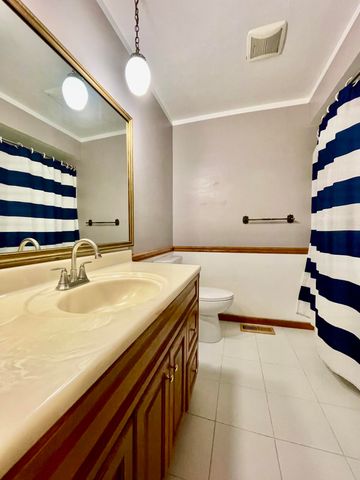 1020 N 250 E, Chesterton, IN 46304