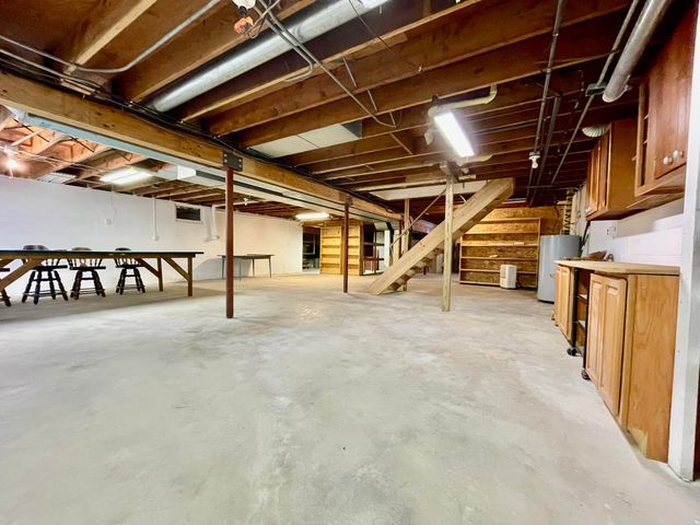 1020 N 250 E, Chesterton, IN 46304