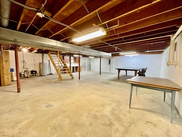 1020 N 250 E, Chesterton, IN 46304