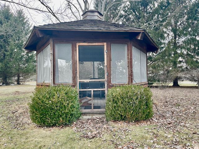 1020 N 250 E, Chesterton, IN 46304