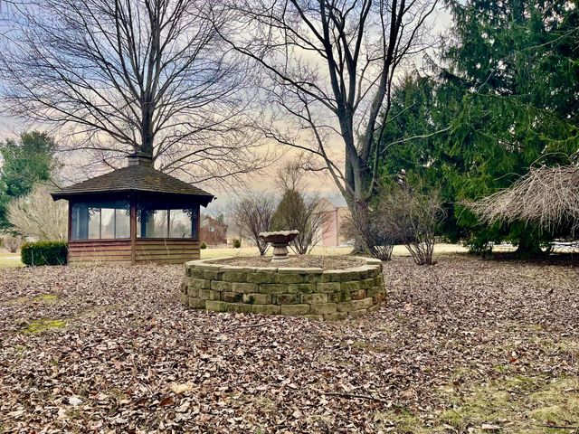 1020 N 250 E, Chesterton, IN 46304