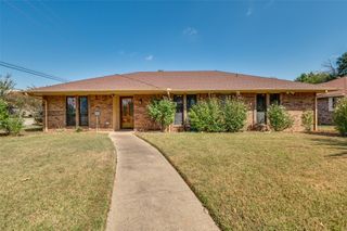 103 Meadowcreek Drive, Duncanville, TX 75137