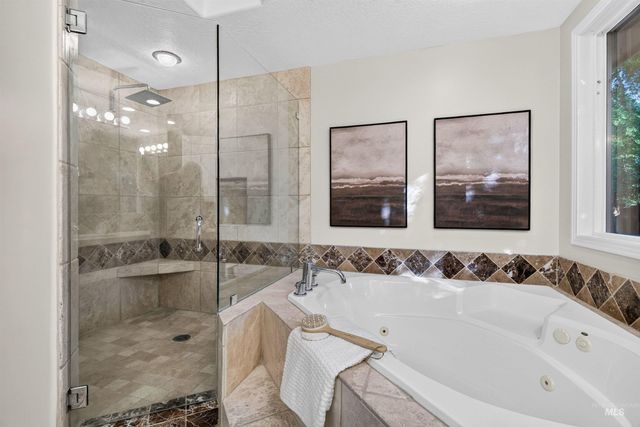 3064 E Nature Dr, Boise, ID 83706