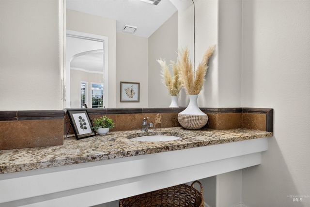 3064 E Nature Dr, Boise, ID 83706