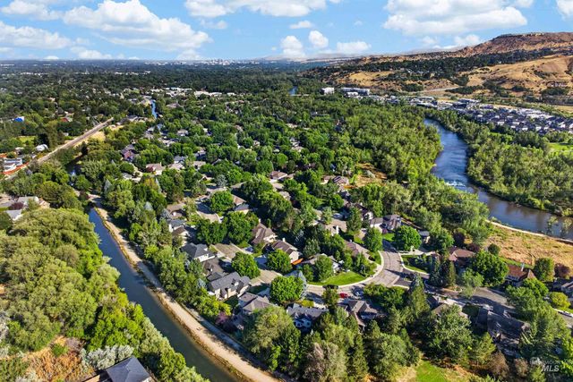 3064 E Nature Dr, Boise, ID 83706