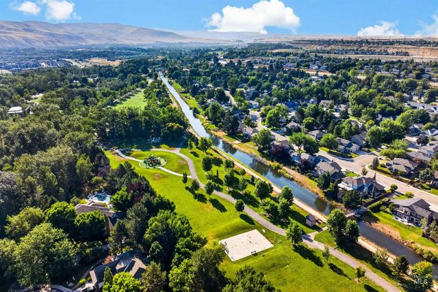 3064 E Nature Dr, Boise, ID 83706