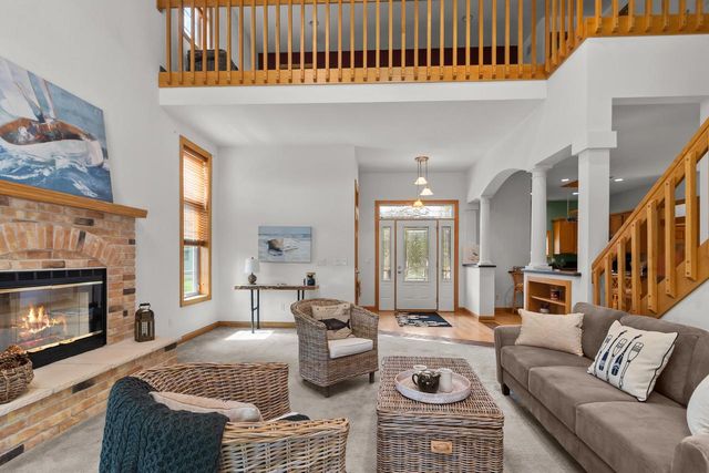 1451 Main STREET, Delafield, WI 53018