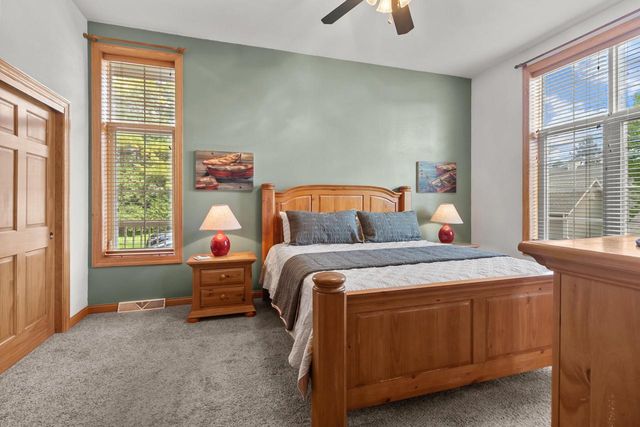 1451 Main STREET, Delafield, WI 53018