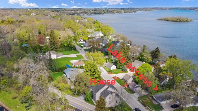 1451 Main STREET, Delafield, WI 53018