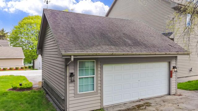 1451 Main STREET, Delafield, WI 53018