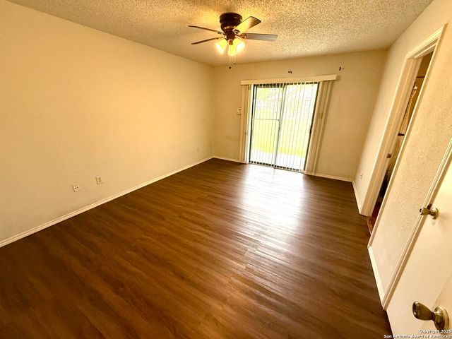 4545 Hoeneke St Apt 303, Kirby, TX 78219
