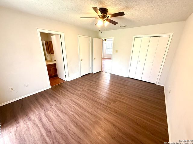 4545 Hoeneke St Apt 303, Kirby, TX 78219