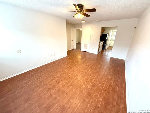 4545 Hoeneke St Apt 303, Kirby, TX 78219