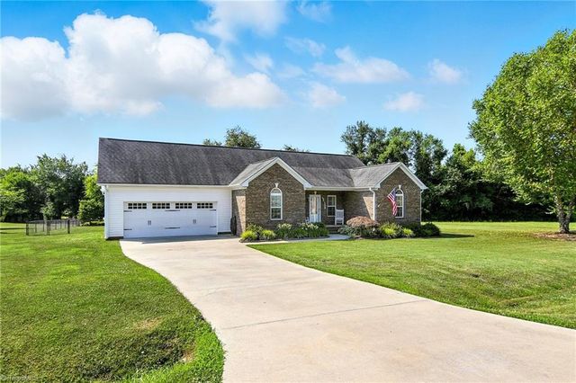 109 Marbrook Drive, Mocksville, NC 27028