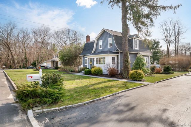 88 Astor Avenue, Saint James, NY 11780