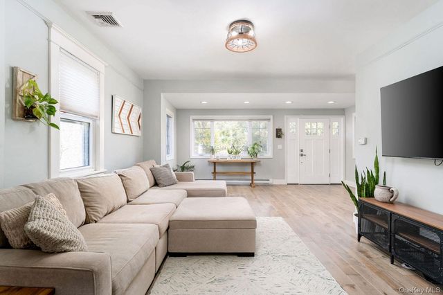88 Astor Avenue, Saint James, NY 11780