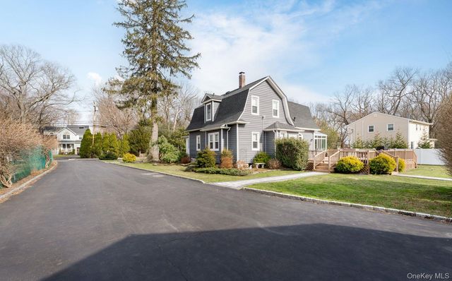 88 Astor Avenue, Saint James, NY 11780