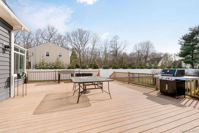 88 Astor Avenue, Saint James, NY 11780